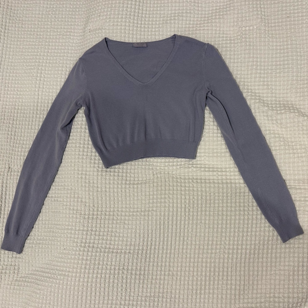 Brandy Melville Lavender V-Neck Cropped Sweater